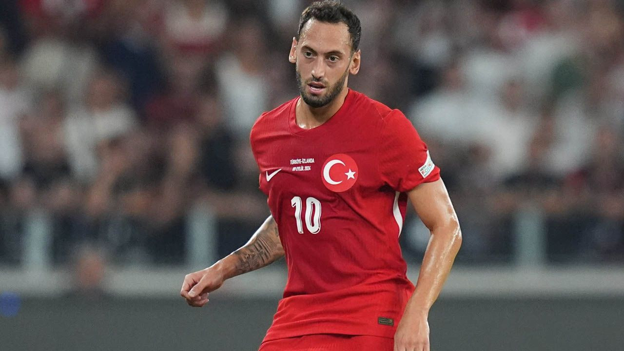 Son dakika Galatasaray'da Hakan Çalhanoğlu ile resmi görüşme gerçekleşti! 10 milyon euro maaş teklif edildi - Sayfa 7