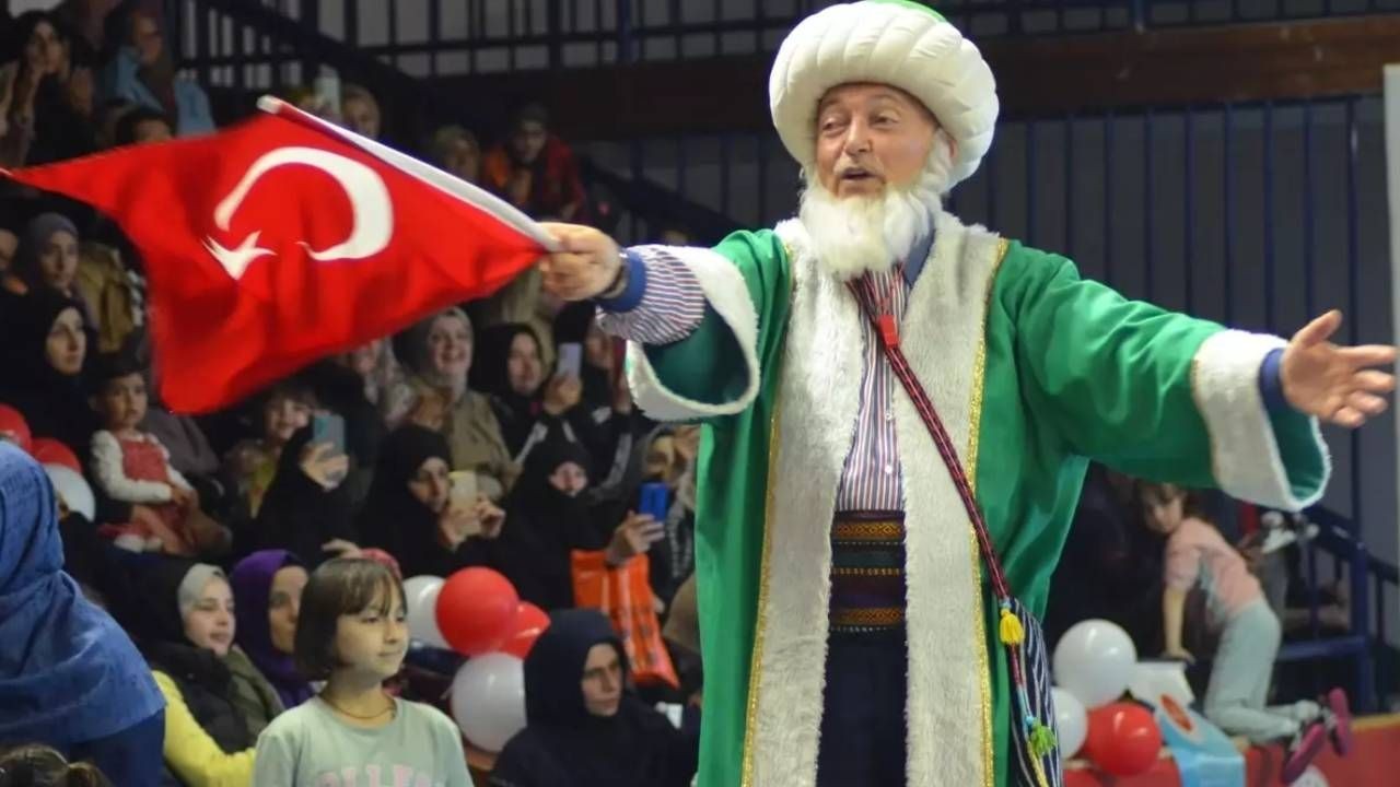 Oyuncu Hüseyin Goncagül dualarla uğurlandı, cenaze törenine siyaset ve sanat camiasından birçok isim katıldı - Sayfa 1