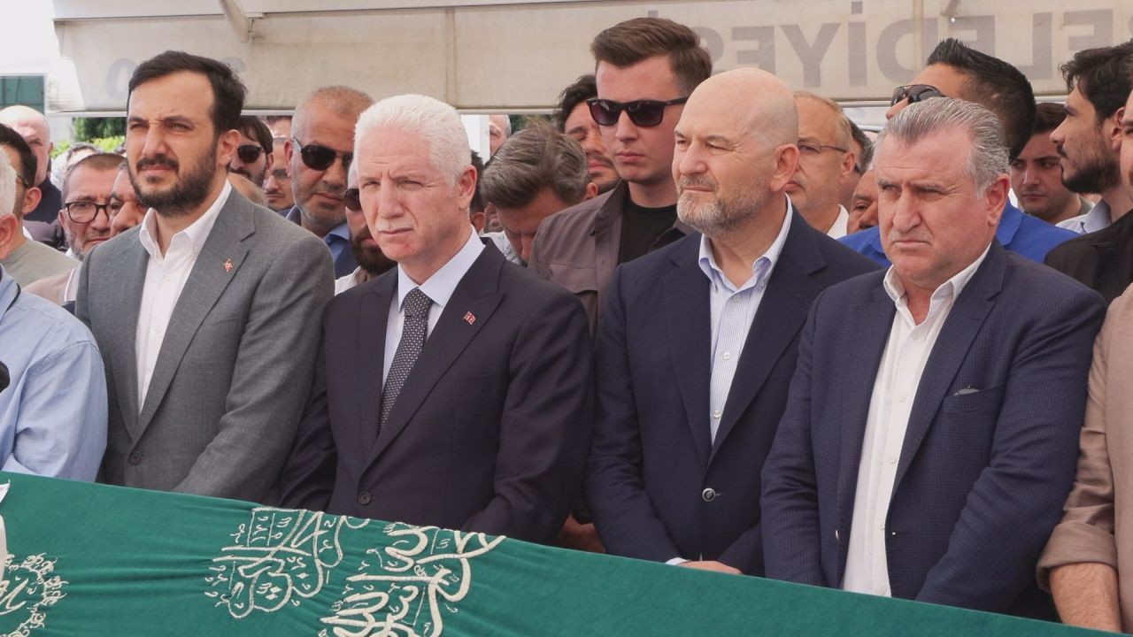 Oyuncu Hüseyin Goncagül dualarla uğurlandı, cenaze törenine siyaset ve sanat camiasından birçok isim katıldı - Sayfa 4