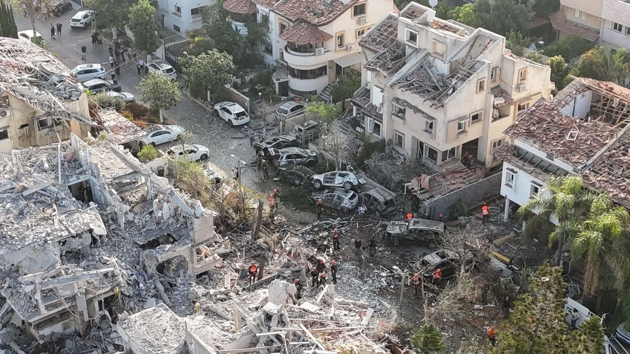 Tel-Aviv bu hale getirildi! Füze yağmuru şeklindeki İran misillemesinde bilanço ağır - Sayfa 1