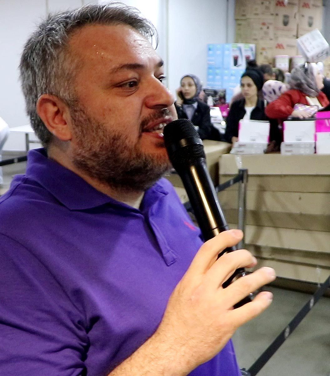 AVM'de indirim izdihamı! Züccaciyede yüzde 50 indirim için birbirlerini ezdiler... "Yorucuydu ama değdi" - Sayfa 8