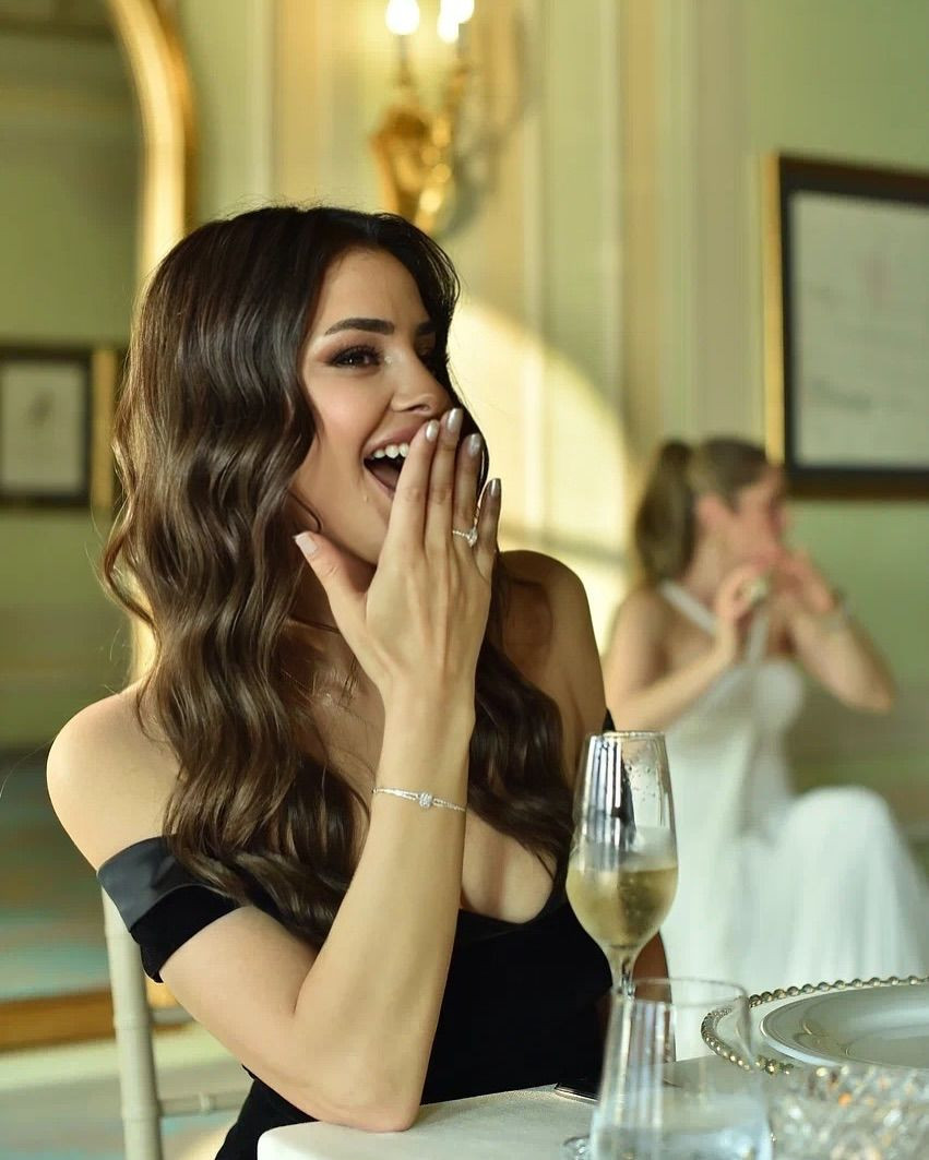 Milli futbolcu Samet Akaydın ile Gönül Dağı'nın Asuman'ı Hazal Çağlar nişanlandı - Sayfa 12