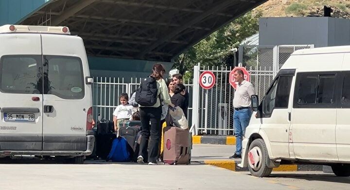 Bunu da gör Netanyahu! Sınırda hareketlilik! Bölmeye çalışılan İranlılar evlerine koşuyor! - Sayfa 3