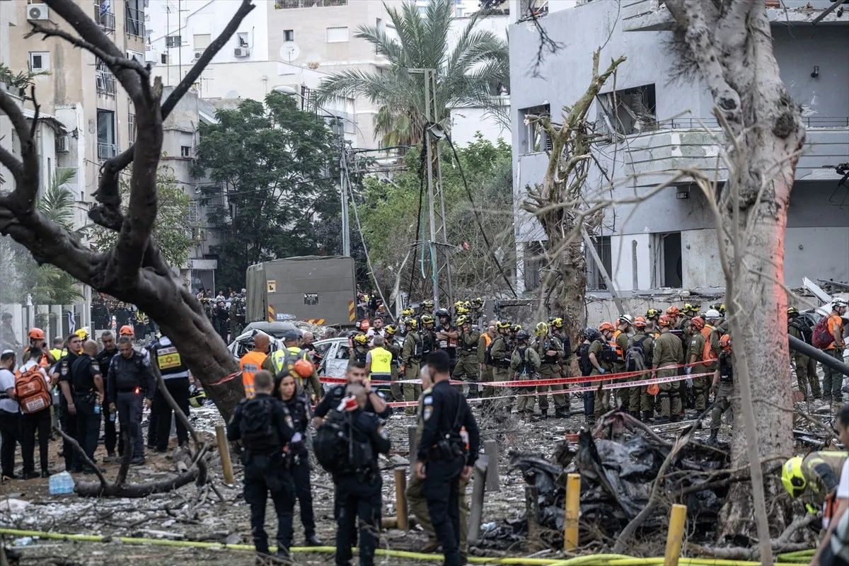 İran’dan İsrail'e füze yağmuru: Tel Aviv başta olmak üzere birçok kentte "akılalmaz yıkım" - Sayfa 9