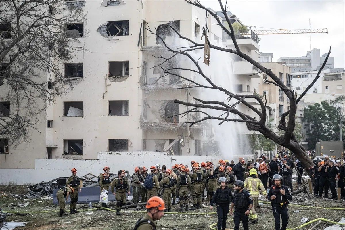 İran’dan İsrail'e füze yağmuru: Tel Aviv başta olmak üzere birçok kentte "akılalmaz yıkım" - Sayfa 3