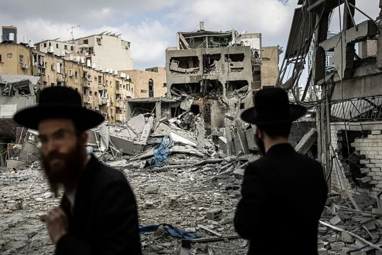 Netanyahu'nun "Tahran'ı boşaltın" tehdidi sonrası Devrim Muhafızları'ndan açıklama: Tel Aviv'i terk edin, bir daha da geri dönmeyin! - Sayfa 1