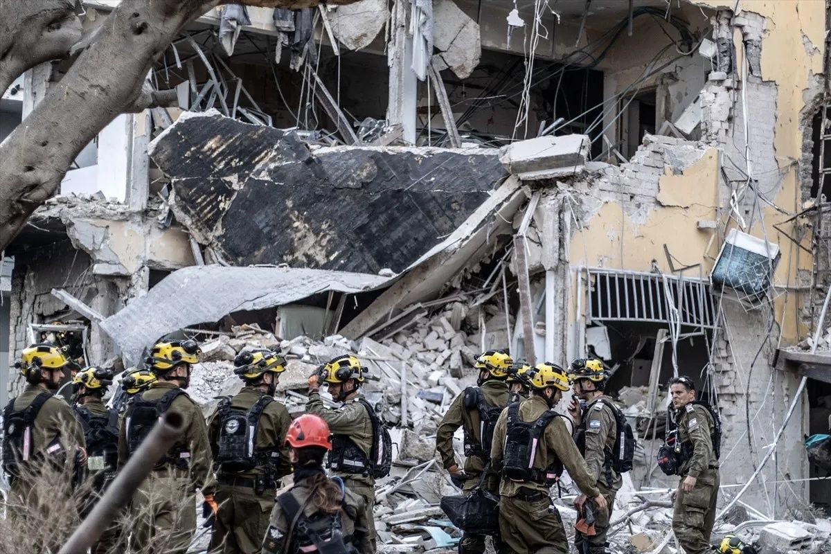 İran’dan İsrail'e füze yağmuru: Tel Aviv başta olmak üzere birçok kentte "akılalmaz yıkım" - Sayfa 8