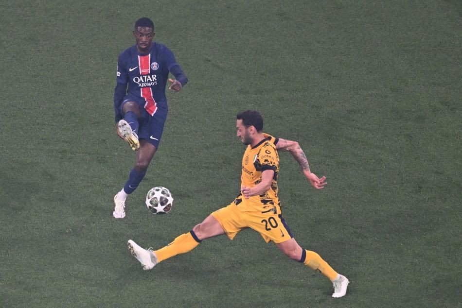 Hakan Çalhanoğlu Galatasaray için gemileri yaktı, Inter yönetimini karşısına aldı: "Bırakın beni gideyim" - Sayfa 3