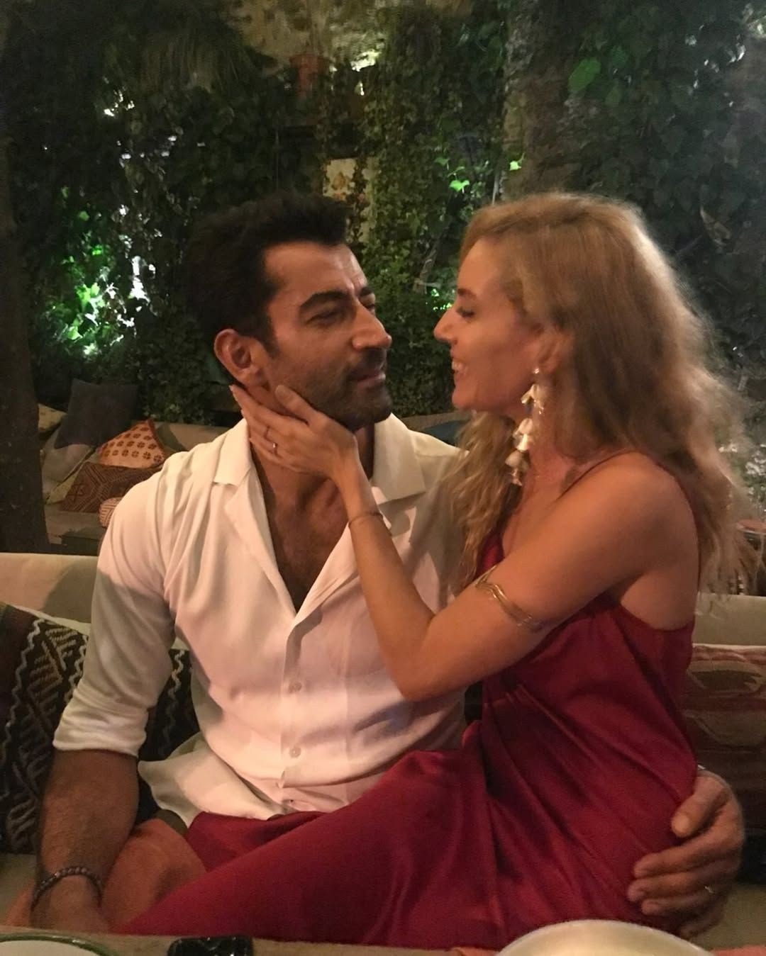 Sinem Kobal ve Kenan İmirzalıoğlu'ndan boşanma iddialarına fotoğraflı yanıt - Sayfa 3