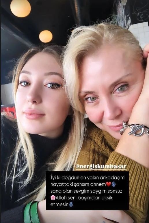 Yasmin Erbil'den annesi Nergis Kumbasar'a duygusal kutlama! "Allah seni başımdan eksik etmesin" - Sayfa 3