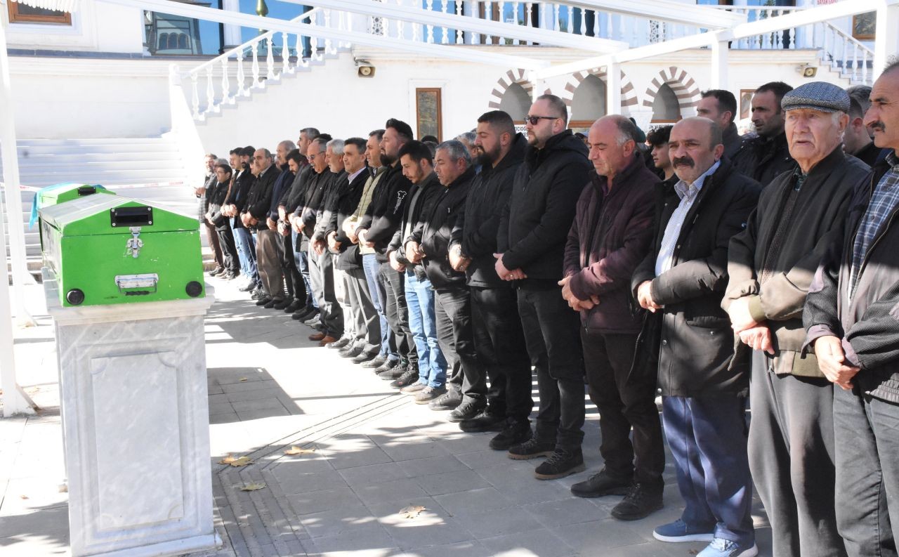 Kayseri'deki baltalı yenge cinayeti: 76 yaşındaki adamın cezası ağırlaştırılmış müebbete çevrildi - Sayfa 1