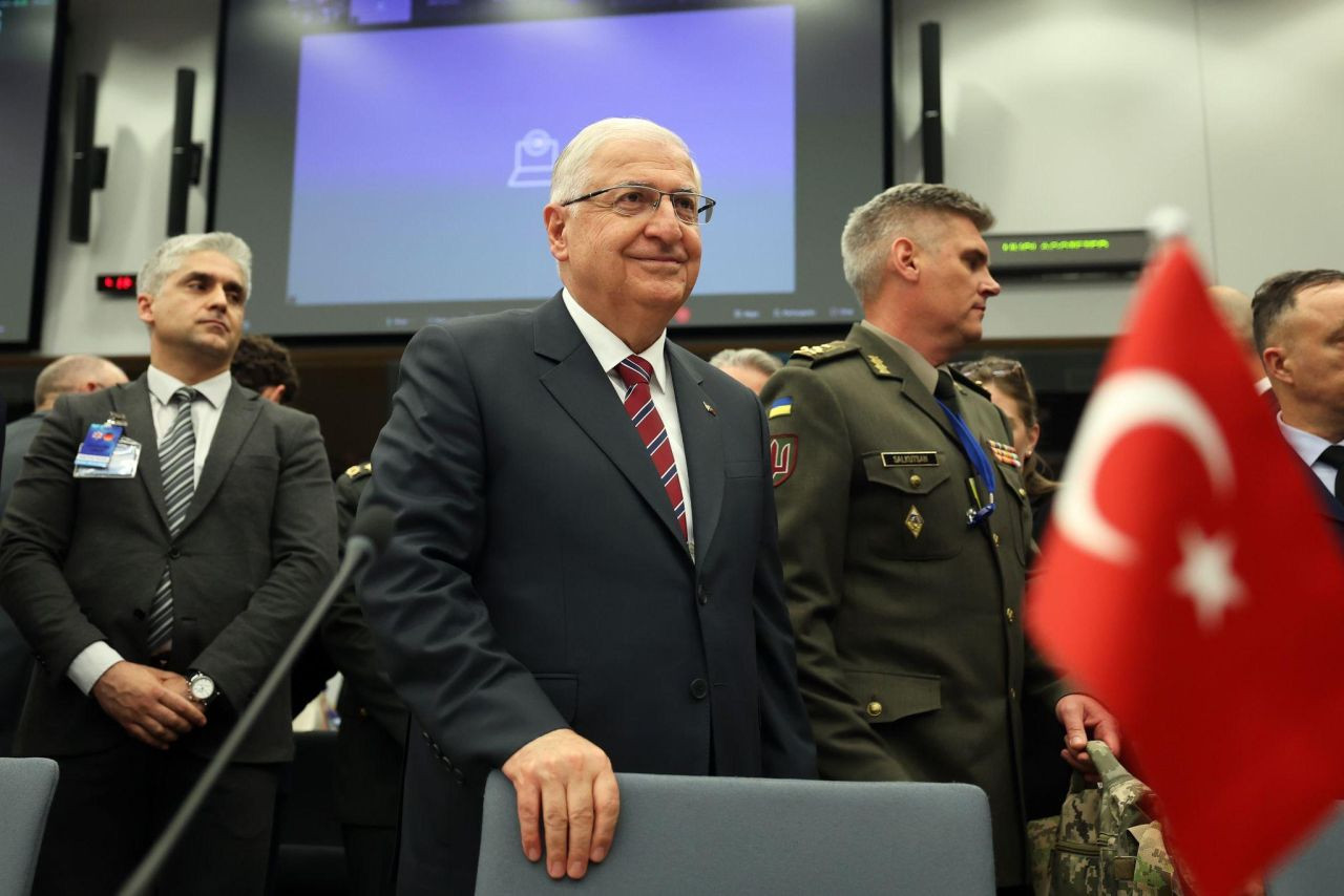 Bakan Güler ve komutanlar İran sınırında: Güvenlik tedbirleri artırıldı, Türk ordusu alarm durumunda - Sayfa 5