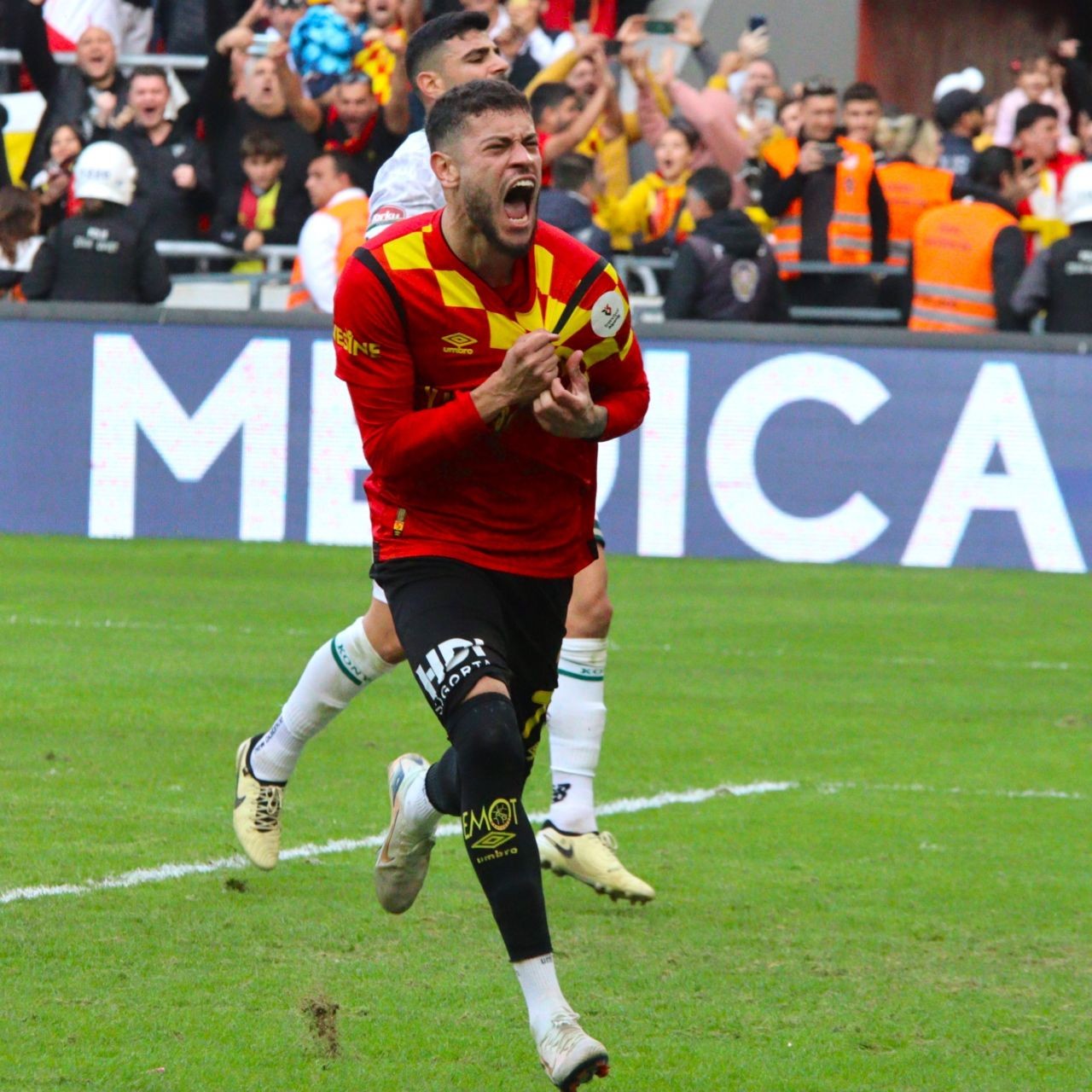 Süper Lig'in gol makinesine teklif yağıyor! Göztepe Romulo'yu 15 milyon euroya da satmadı - Sayfa 1
