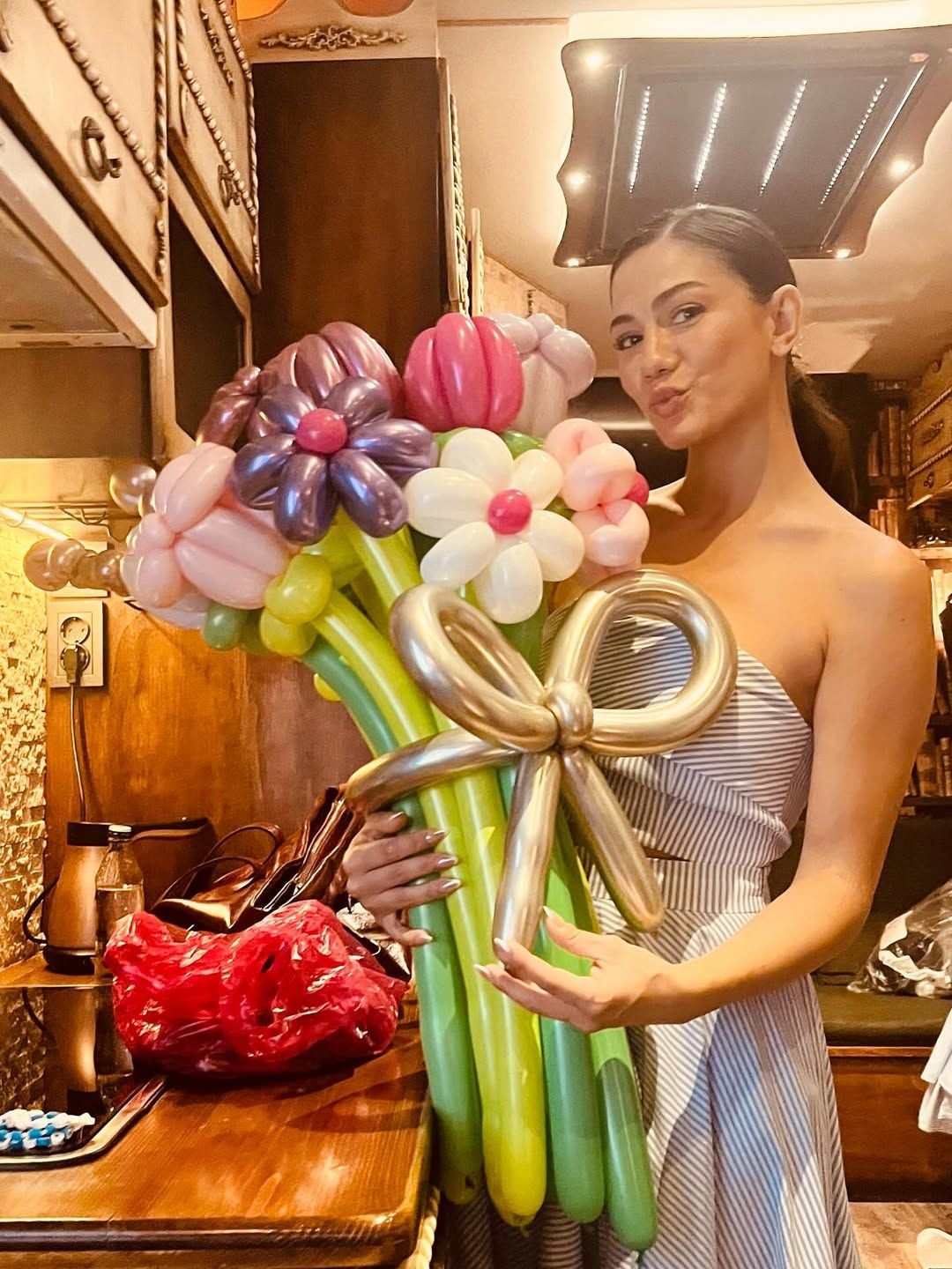 Demet Özdemir’den Eşref Rüya'nın sezon finali öncesi olay pozlar - Sayfa 4