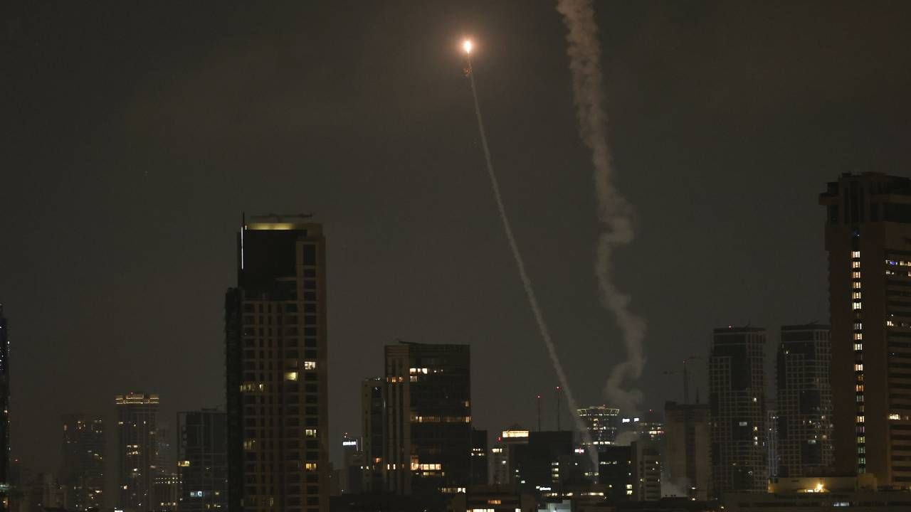 İran'dan "Fettah-1 füzesi kullandık" açıklaması! İsrail'in hava savunma sistemi hipersonik füzeyle delindi - Sayfa 6