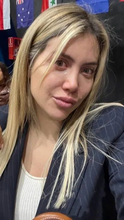 Icardi'yle yaşadığı olaylarla gündemden düşmeyen Wanda Nara, gözyaşlarıyla paylaştı! - Sayfa 9