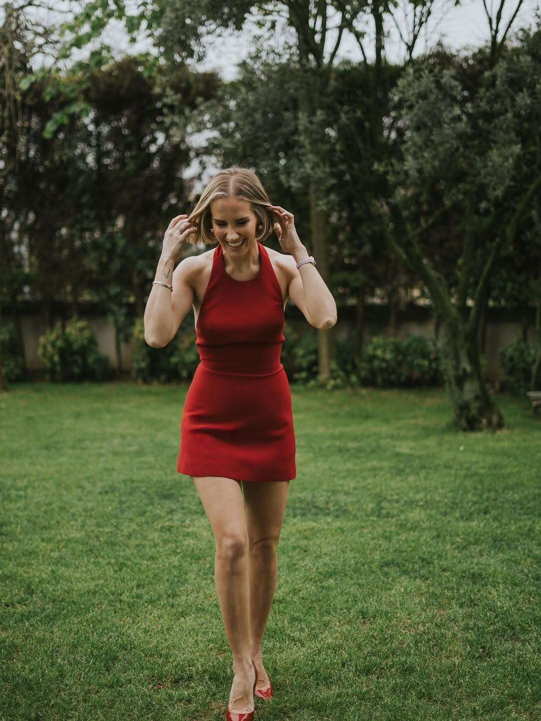 Esra Erol’un gözlerden uzak yaşayan kardeşi Bihter ile benzerliği şaşırttı! “Resmen kopyası!” - Sayfa 6