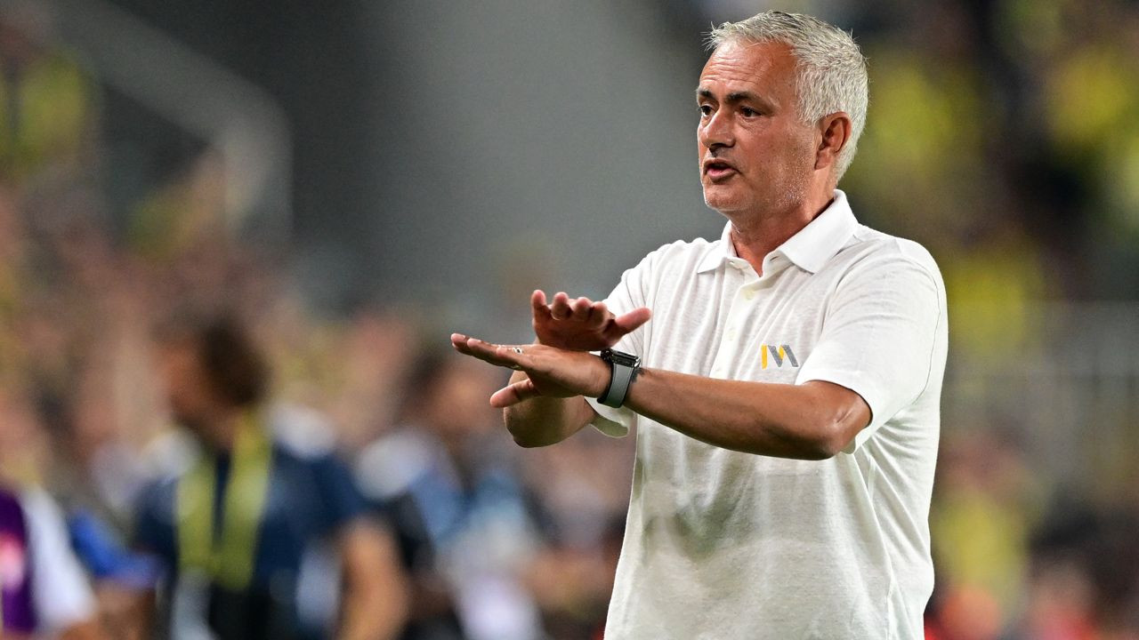 Fenerbahçe'de 11 oyuncuyla yolların ayrılmasına karar verildi! Jose Mourinho 3 isim dışında herkesin üstünü çizdi - Sayfa 3
