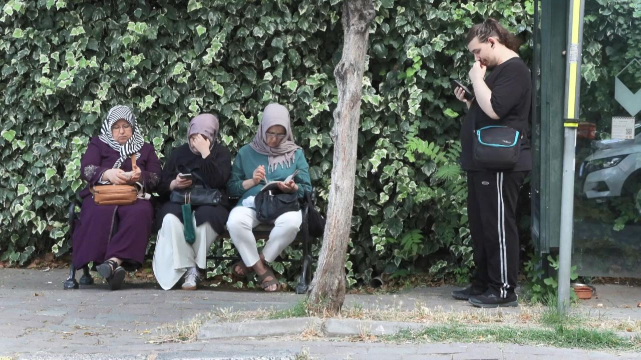 YKS'de ikinci oturum Alan Yeterlilik Testi sona erdi; Bayılanlar, kimliğini unutanlar, geç kalanlar... - Sayfa 2