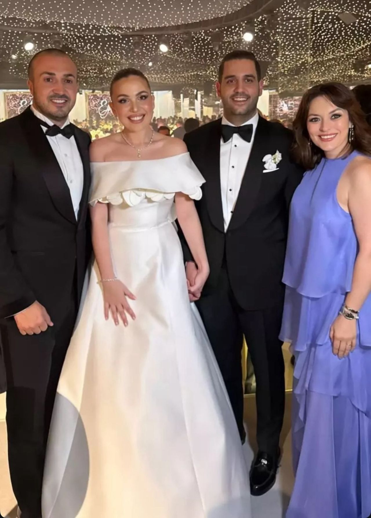 Ünlü futbol yorumcusu Sinan Engin'in kızı Elif Engin ile Ahlatcı Holding Yönetim Kurulu Başkanı Ahmet Ahlatcı'nın oğlu Ahmet Emin Ahlatcı'nın düğününe davetliler özel jetle akın etti! İş, spor, siyaset ve sanat camiasının önemli isimleri bir arada - Sayfa 4