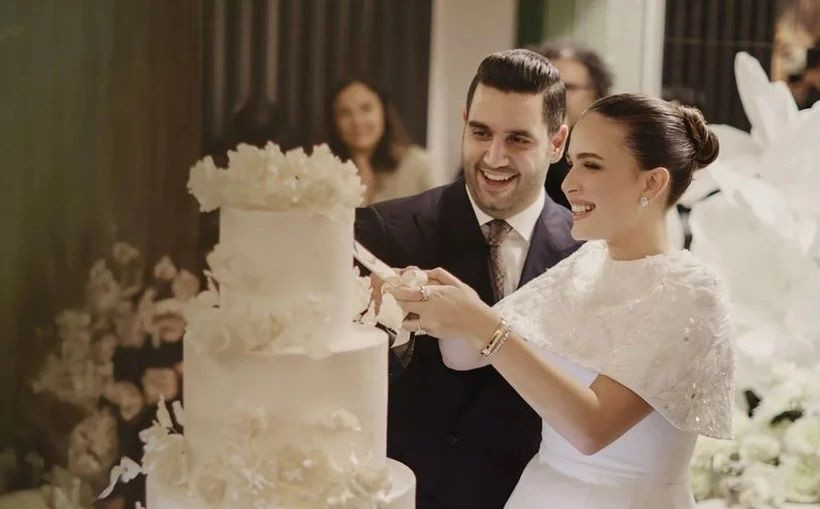 Ünlü futbol yorumcusu Sinan Engin'in kızı Elif Engin ile Ahlatcı Holding Yönetim Kurulu Başkanı Ahmet Ahlatcı'nın oğlu Ahmet Emin Ahlatcı'nın düğününe davetliler özel jetle akın etti! İş, spor, siyaset ve sanat camiasının önemli isimleri bir arada - Sayfa 10