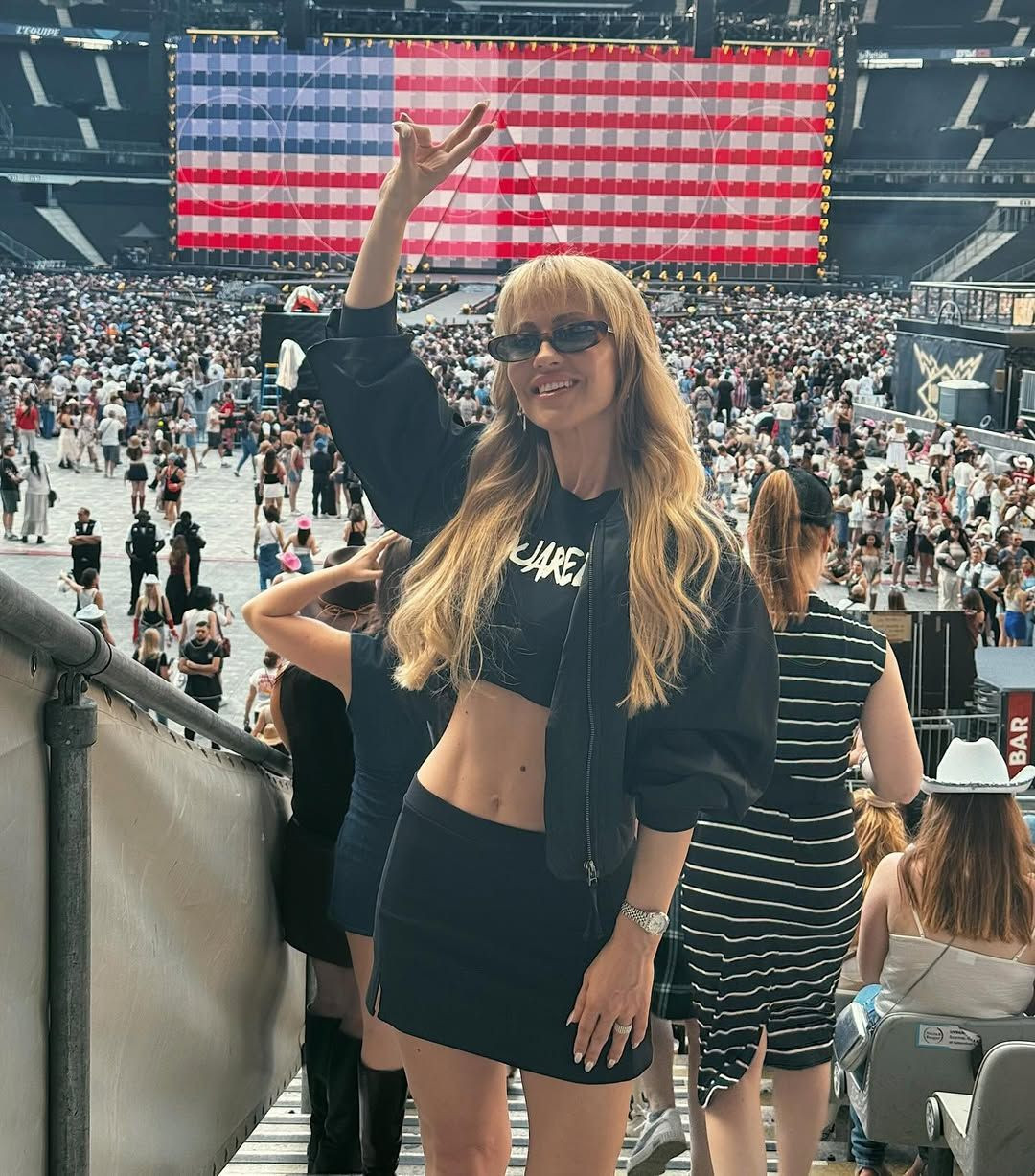 Beyonce’nin Paris konserini en önden izleyen Demet Akalın, Derya Uluğ’a hava attı! - Sayfa 6