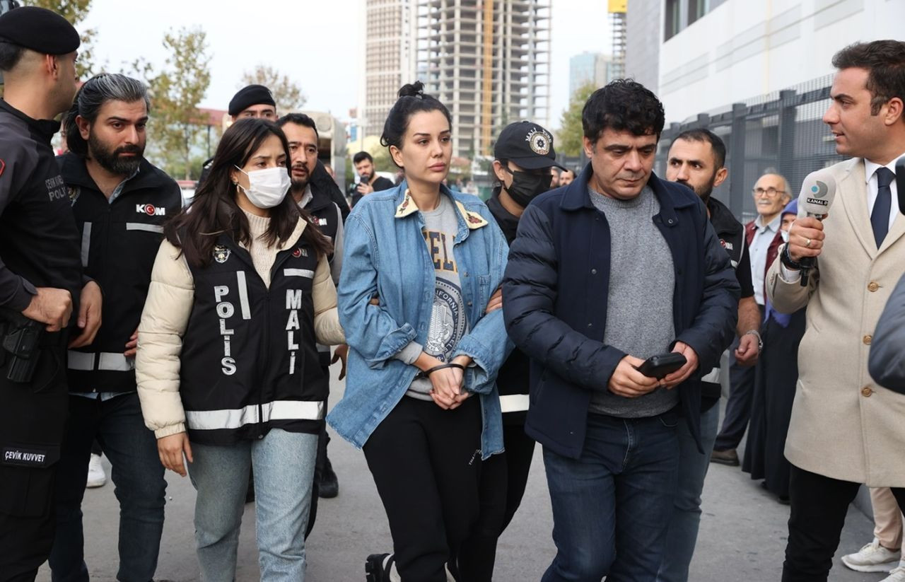 Bahar Candan ile helva kavurduğu video tepki çekti! Nihal Candan'ın ölümünü etkileşim ve prim uğruna kullandığı iddia edilen Dilan Polat'tan eleştirilere yanıt geldi - Sayfa 4