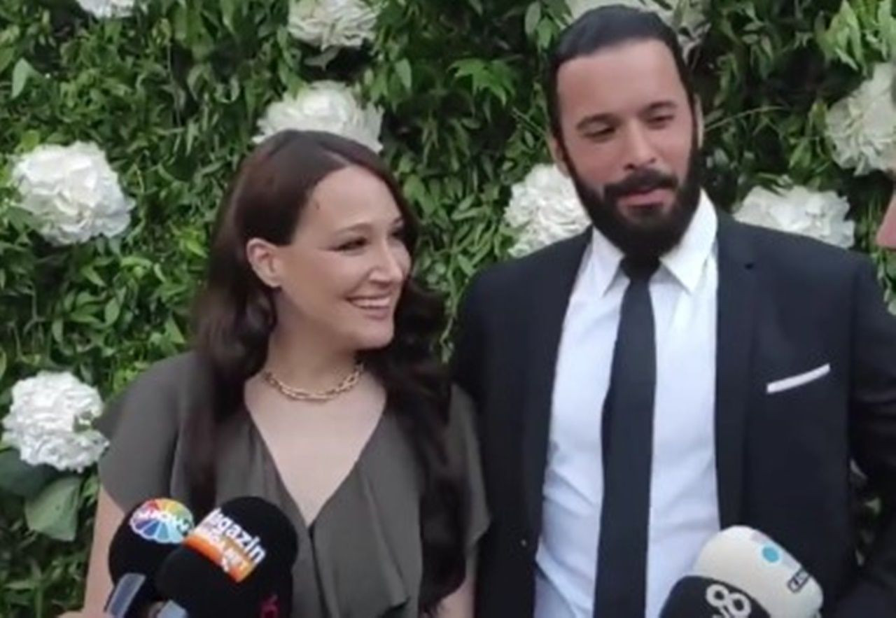 Hande Erçel ve Barış Arduç’un “Aşkı Hatırla” dizisindeki sevişme sahneleri tepki çekmişti! Gupse Özay’dan dikkat çeken hamle: Boşanıyorlar iddiası - Sayfa 5