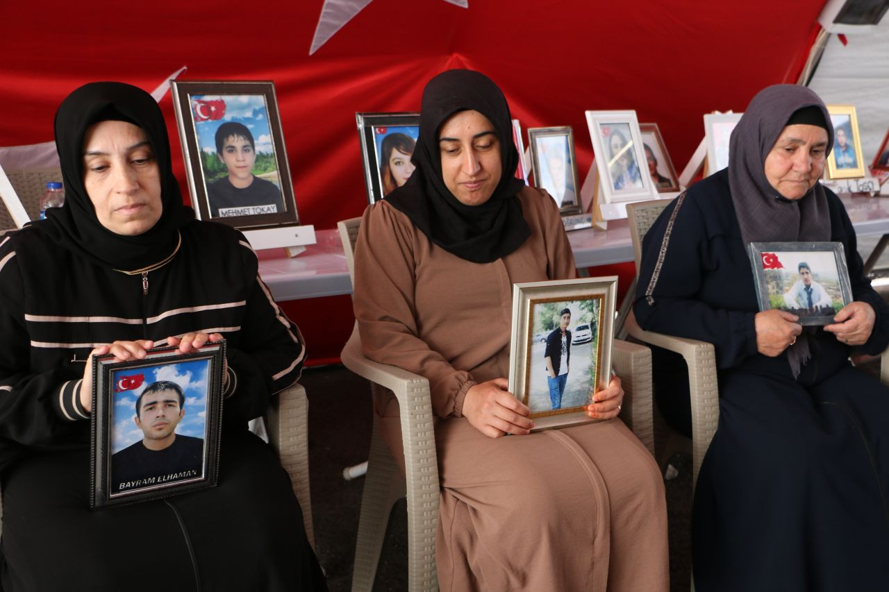 Boşuna çekilmedi bunca acılar... Diyarbakır anneleri kavurucu sıcaklara rağmen evlat nöbetine devam ediyor - Sayfa 2