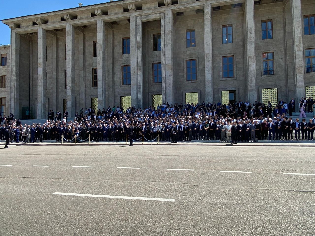 AK Partili vekil İsmail Bilen, TBMM'de son yolculuğuna uğurlandı... Evinde ölü bulunmuştu - Sayfa 2