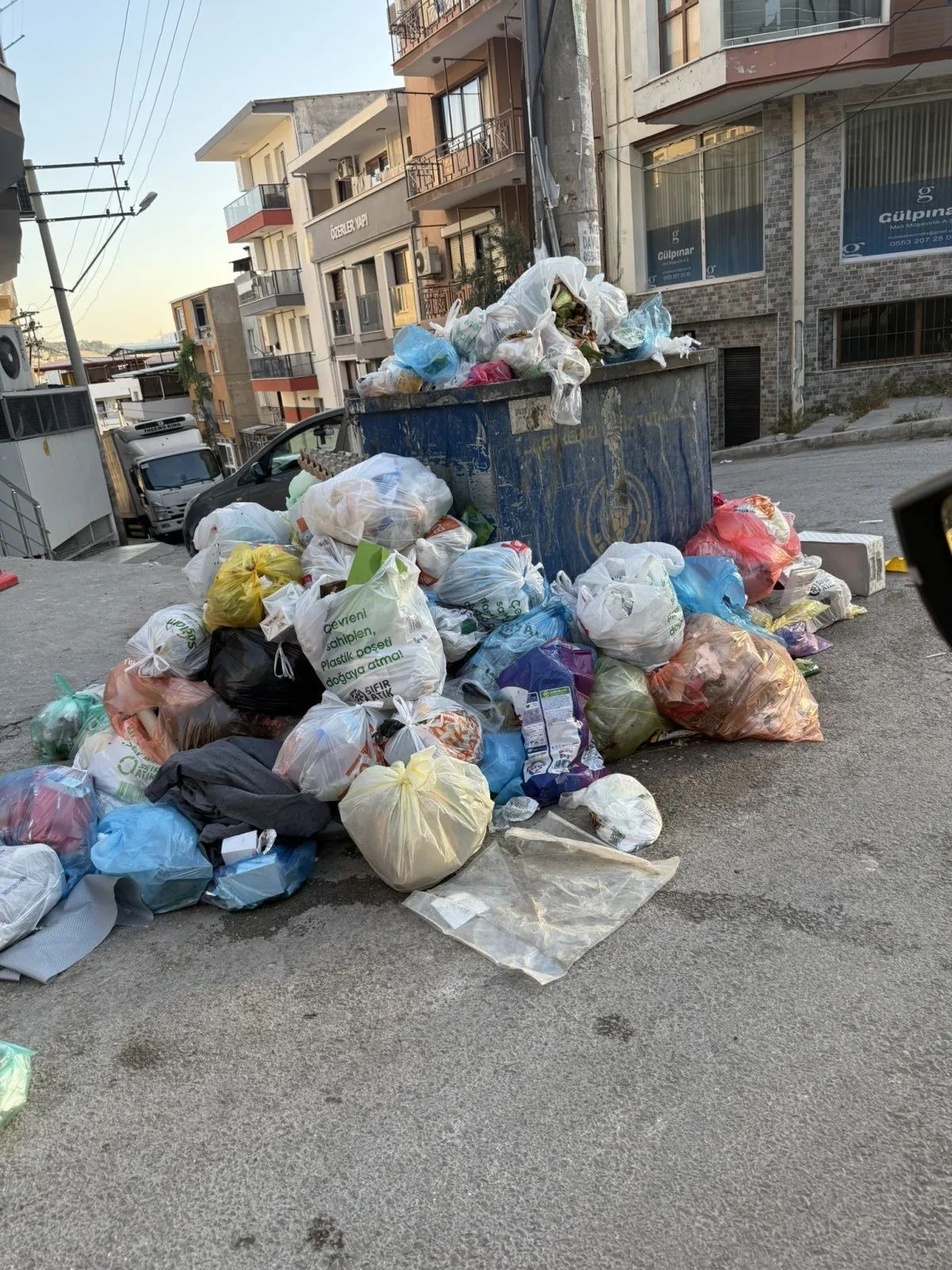 CHP'li Buca Belediyesi’nde grev krizi büyüyor: Çöpler toplanmıyor, mahalleleri kötü koku ve fareler sardı! - Sayfa 3