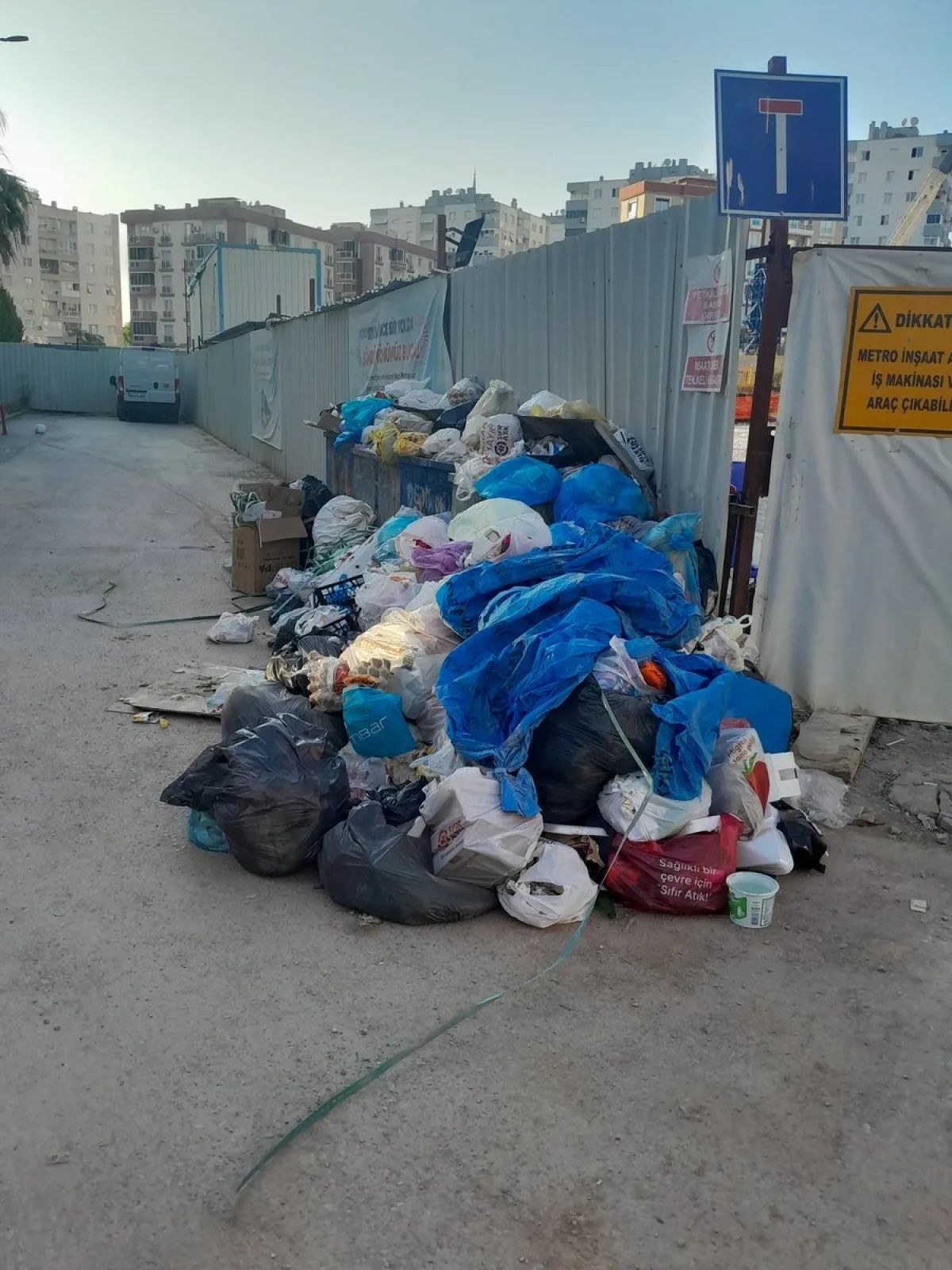 CHP'li Buca Belediyesi’nde grev krizi büyüyor: Çöpler toplanmıyor, mahalleleri kötü koku ve fareler sardı! - Sayfa 2