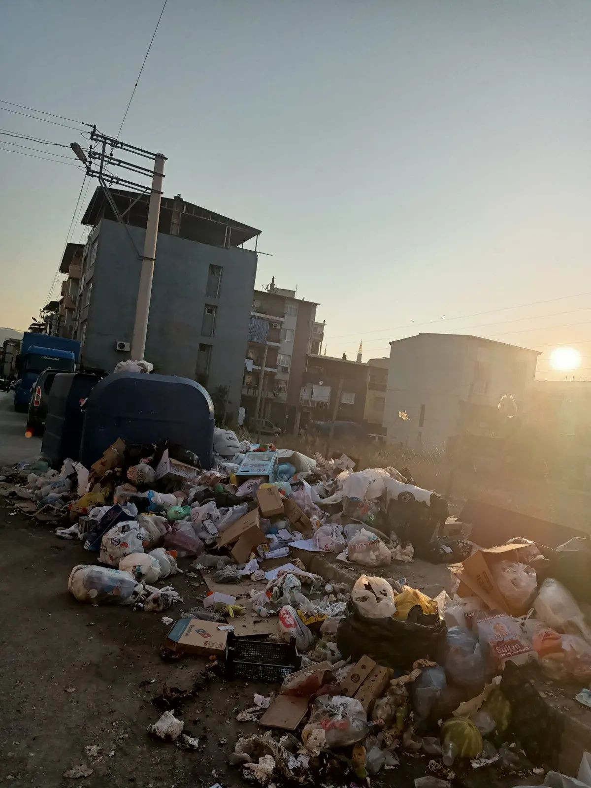 CHP'li Buca Belediyesi’nde grev krizi büyüyor: Çöpler toplanmıyor, mahalleleri kötü koku ve fareler sardı! - Sayfa 5