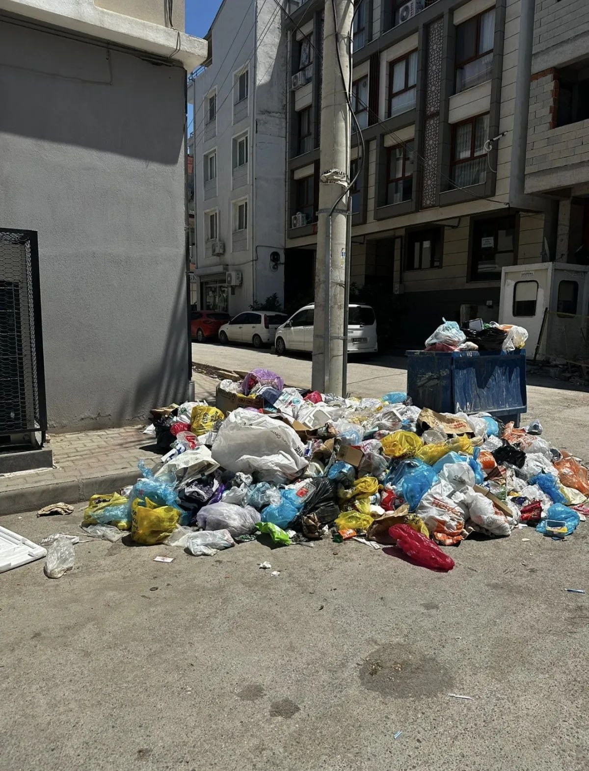 CHP'li Buca Belediyesi’nde grev krizi büyüyor: Çöpler toplanmıyor, mahalleleri kötü koku ve fareler sardı! - Sayfa 10