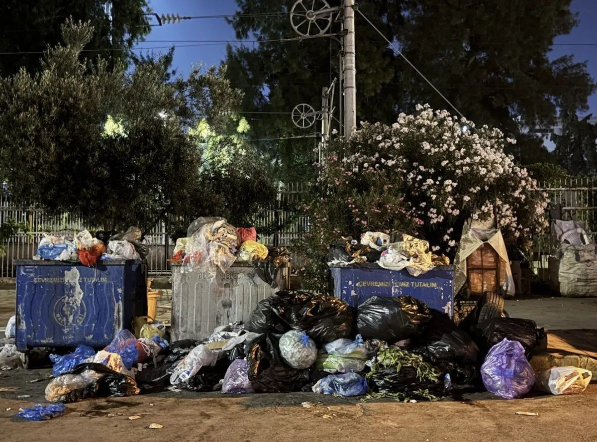 CHP'li Buca Belediyesi’nde grev krizi büyüyor: Çöpler toplanmıyor, mahalleleri kötü koku ve fareler sardı! - Sayfa 1