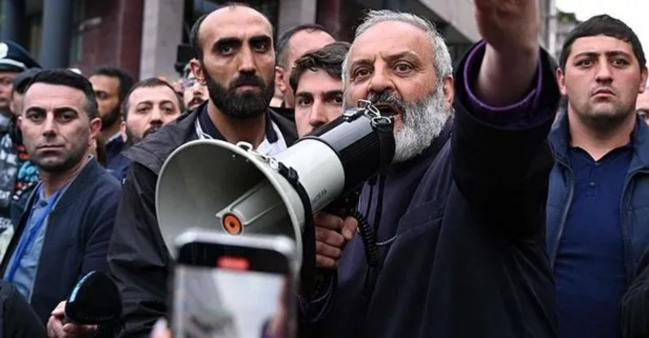 Ermenistan’da kilise destekli darbe girişimi: Başpiskopos Galstanyan gözaltına alındı - Sayfa 3