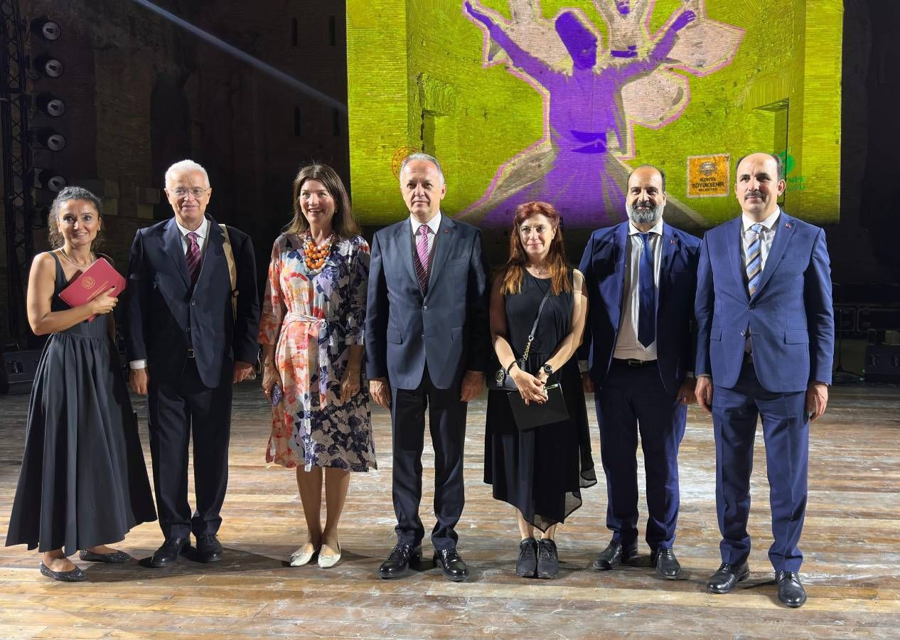 İtalya'nın kalbinde Mevlevi seması... Kolezyum'daki gösteri izleyenleri büyüledi - Sayfa 6