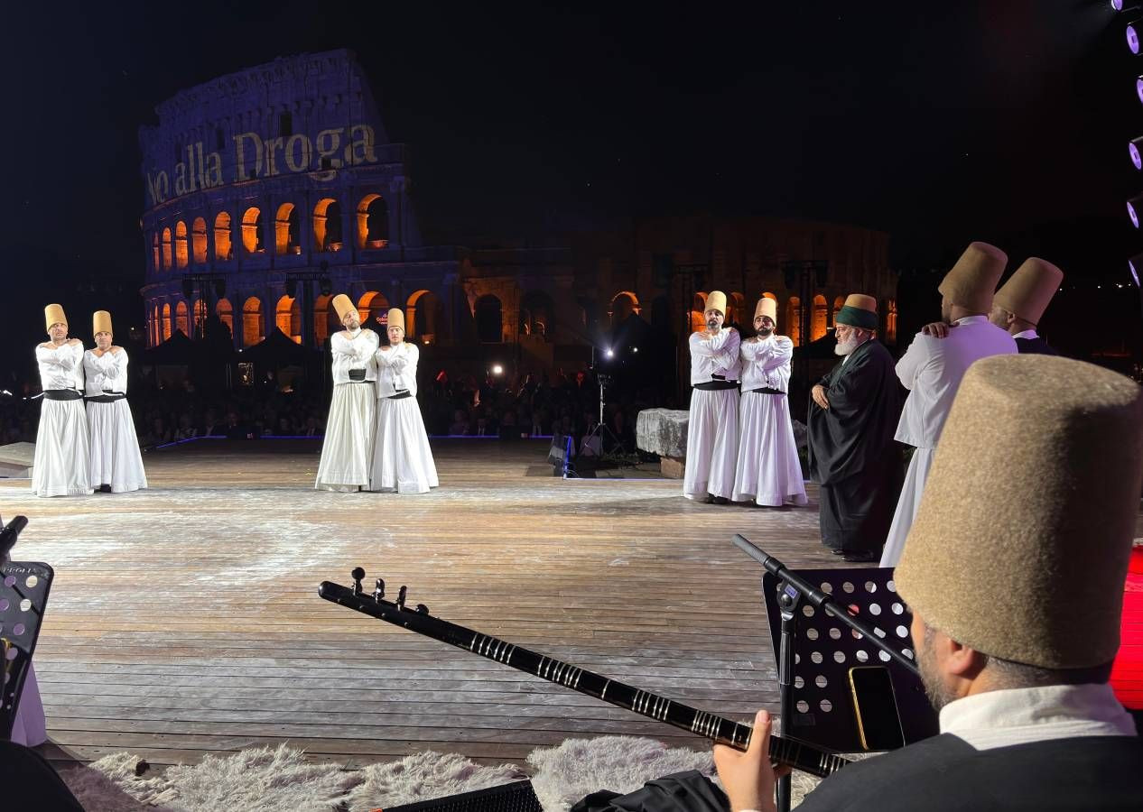 İtalya'nın kalbinde Mevlevi seması... Kolezyum'daki gösteri izleyenleri büyüledi - Sayfa 7