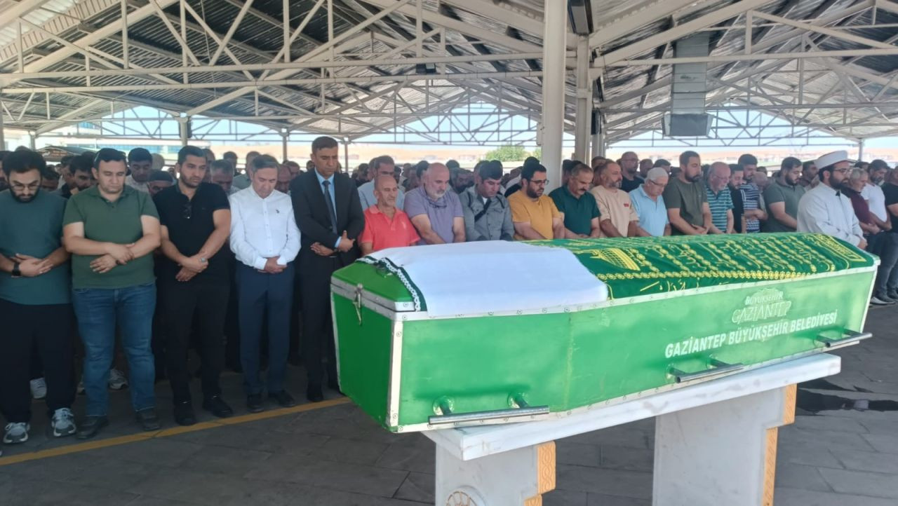 Gaziantepli Emel memurun şüpheli ölümü! İki aylık hamileydi, üçüncü kattaki evlerinin penceresinden düştü - Sayfa 2