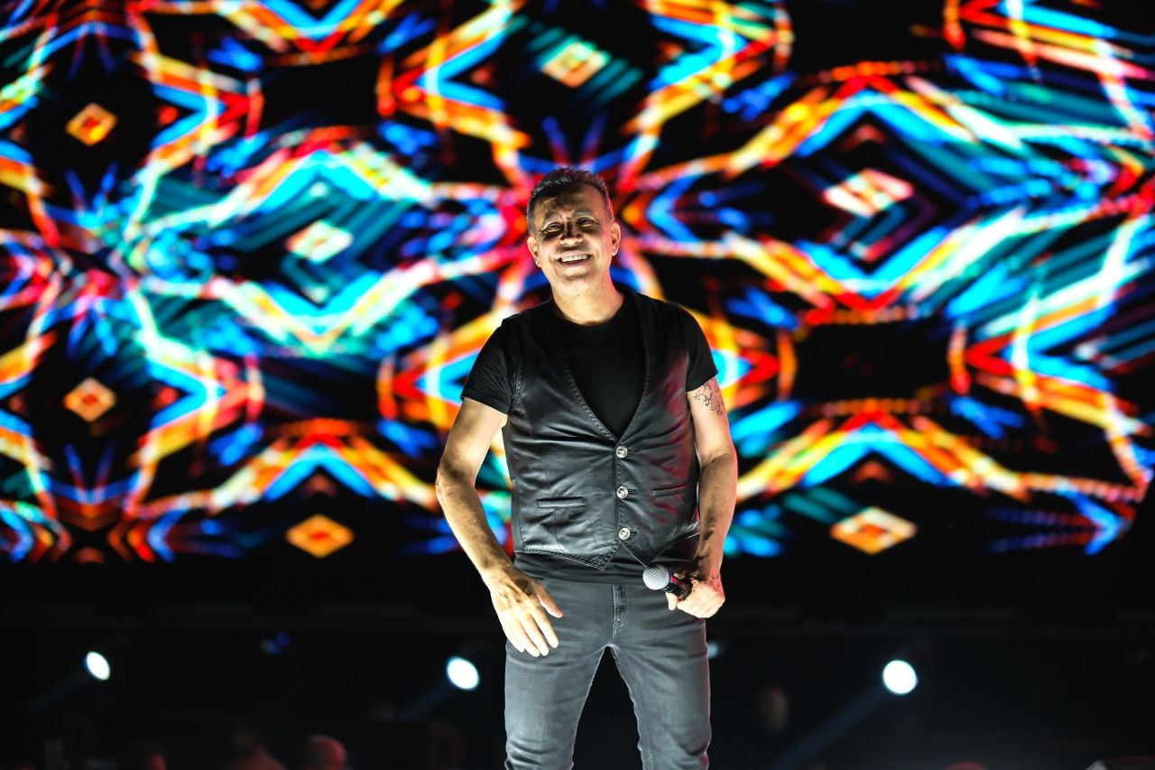 Haluk Levent, düğünlerini bırakıp konserine gelen bir çifte unutulmaz bir sürpriz yaptı - Sayfa 1