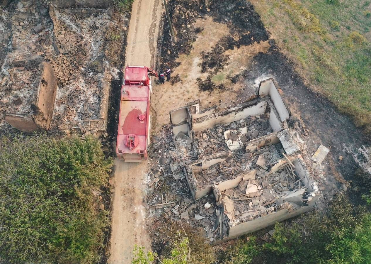 Sakarya yangını Bilecik'e sıçradı, köyler tahliye edildi! Alevlerin teslim aldığı bölgeden korkunç kareler - Sayfa 8