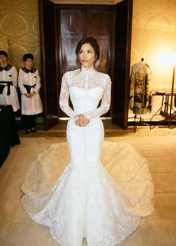 Jeff Bezos ve Lauren Sanchez Venedik’te evlendi: Eşine düğün hediyesi olarak taktığı pırlanta mücevher setinin fiyatı dudak uçuklattı - Sayfa 3