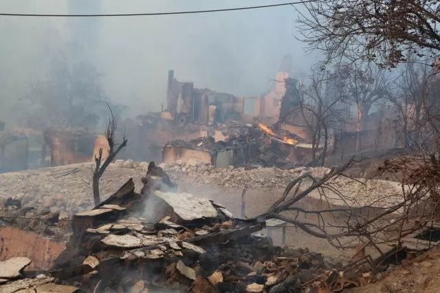 Türkiye’nin ciğerleri yanıyor: 150 orman yangını çıktı, Köprücek köyü küle döndü! - Sayfa 2