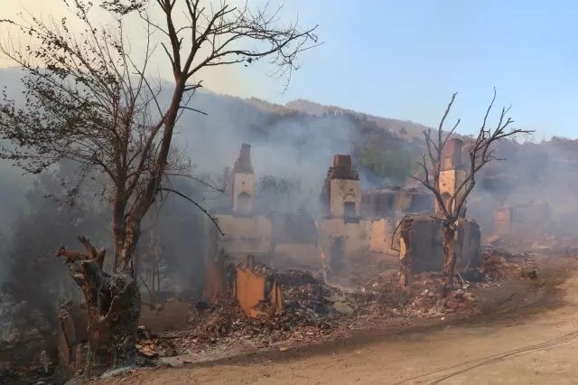 Türkiye’nin ciğerleri yanıyor: 150 orman yangını çıktı, Köprücek köyü küle döndü! - Sayfa 4