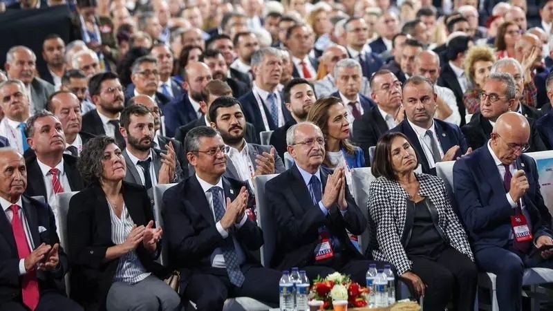 CHP'de karar günü geldi... Kılıçdaroğlu, Özgür Özel'den koltuğu devralacak mı? Gözler bugünkü CHP kurultayı davasında - Sayfa 1