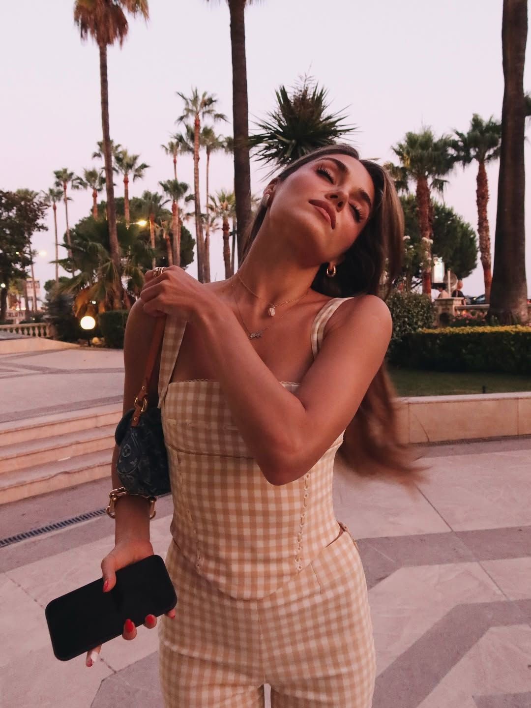 Hande Erçel ve Hakan Sabancı’dan romantik Cannes tatili - Sayfa 11