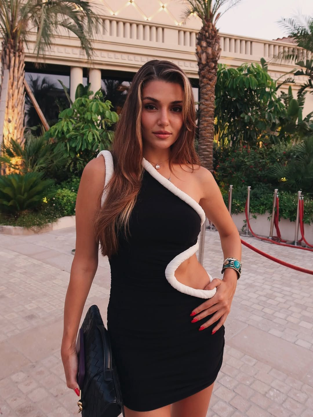 Hande Erçel ve Hakan Sabancı’dan romantik Cannes tatili - Sayfa 8