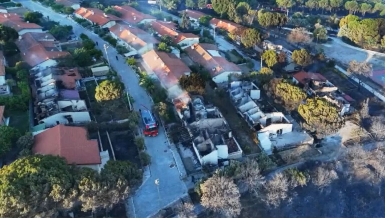 İzmir’de alevlerin gölgesinde ikinci gün: Yangın kabusu sürüyor, onlarca ev kül oldu! - Sayfa 1