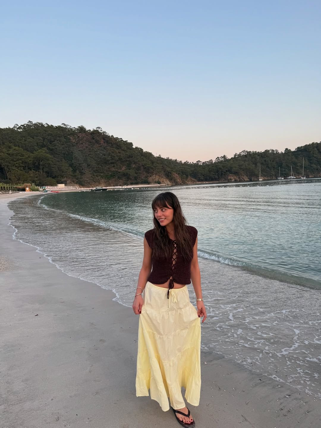 Sıla Türkoğlu ve Ata Ayyıldız, Muğla tatilinde! Ünlü oyuncu sahilde resim yaptı - Sayfa 5