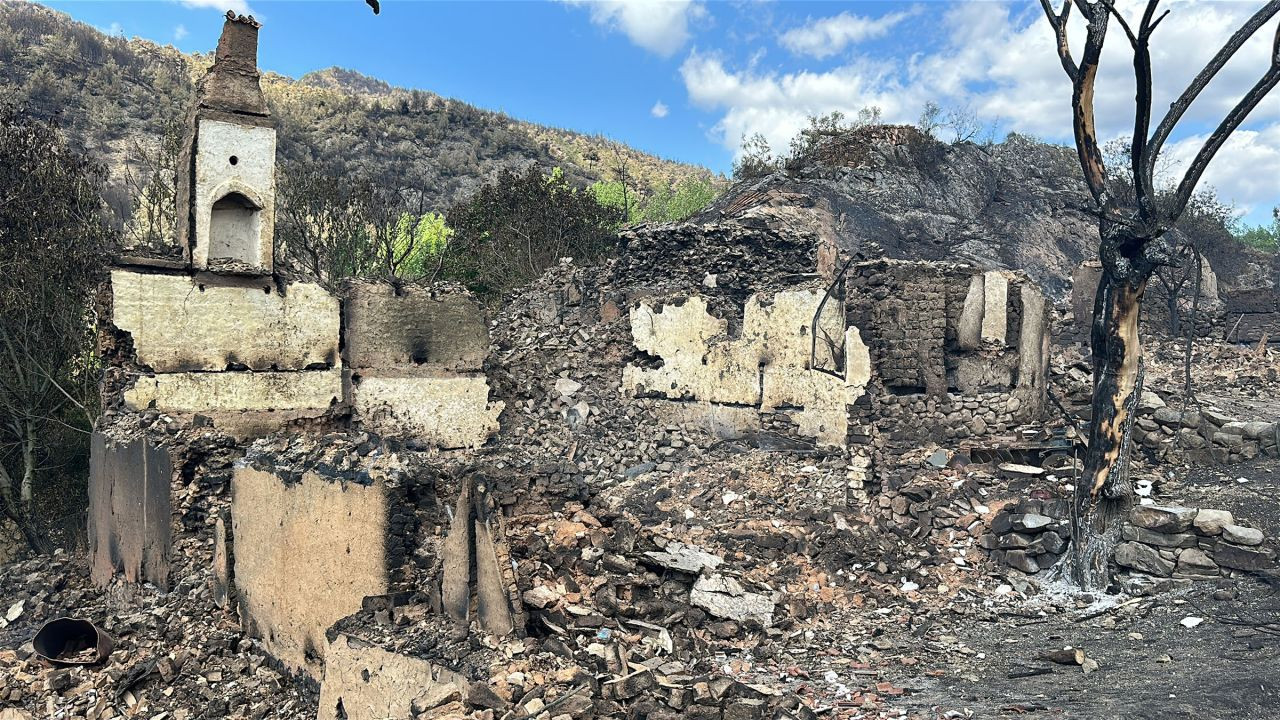 Bilecik’teki yangında alevler tarihi köyü küle çevirdi! "Uçan bir kuşun yanarak düştüğünü gördüm" - Sayfa 9